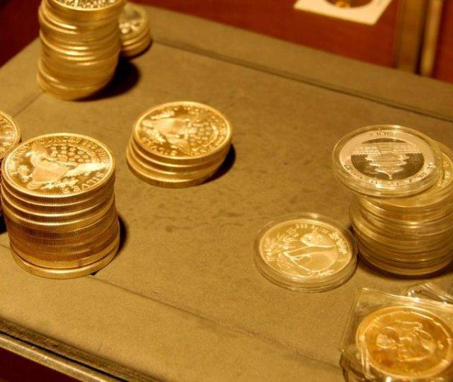 Как купить слитки золота в банке