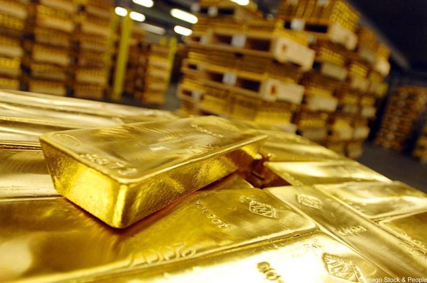 Как инвестировать в золото и стоит ли вкладываться инвестору в этот металл