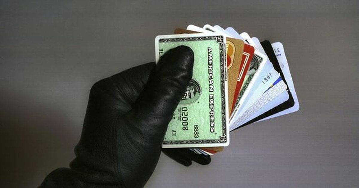 Как мошенники «помогают» вернуть деньги от мошенников через чарджбек-конторы