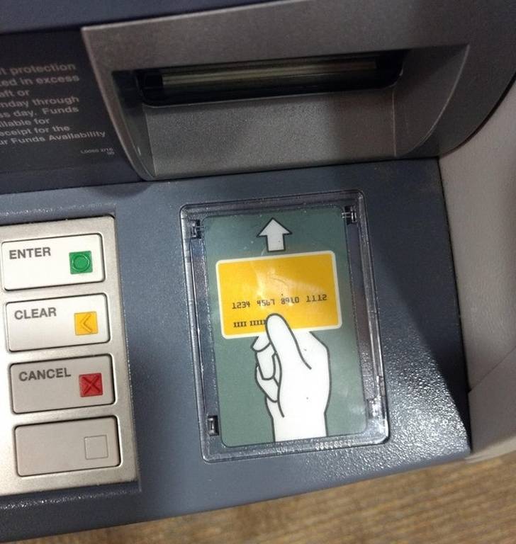 Как правильно вставить карту в банкомат - инструкция для новичков